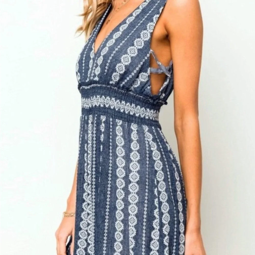 Hem and Thread jumpsuit - Picture 3 of 11